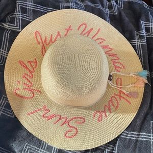 Disney x Junk Food “Girls Just Wanna Have Sun” Sun hat